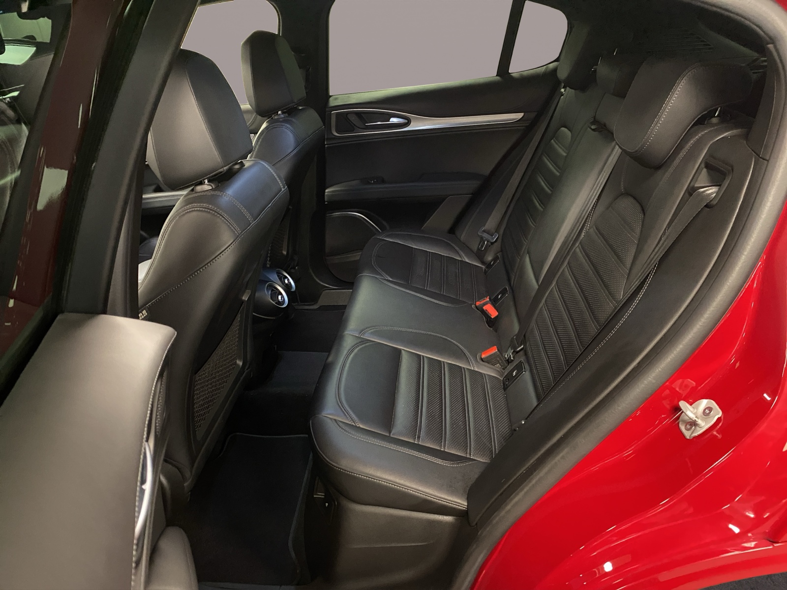 ALFA ROMEO STELVIO 2.0 MA 280 AT Q4 Ve-image-13