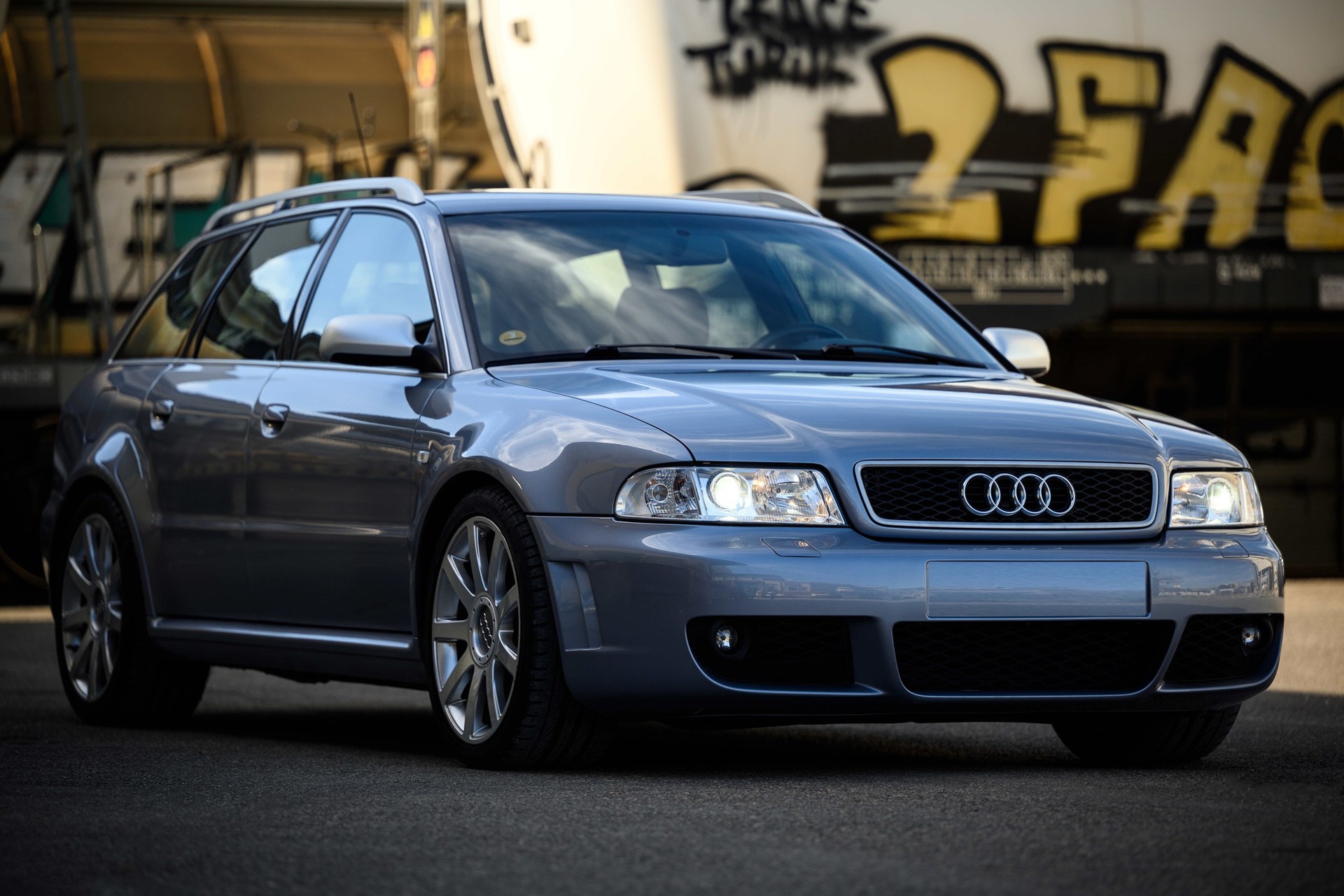 AUDI RS4 B5-image-2