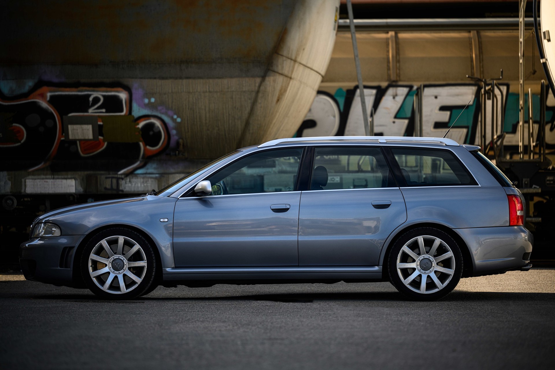 AUDI RS4 B5-image-6