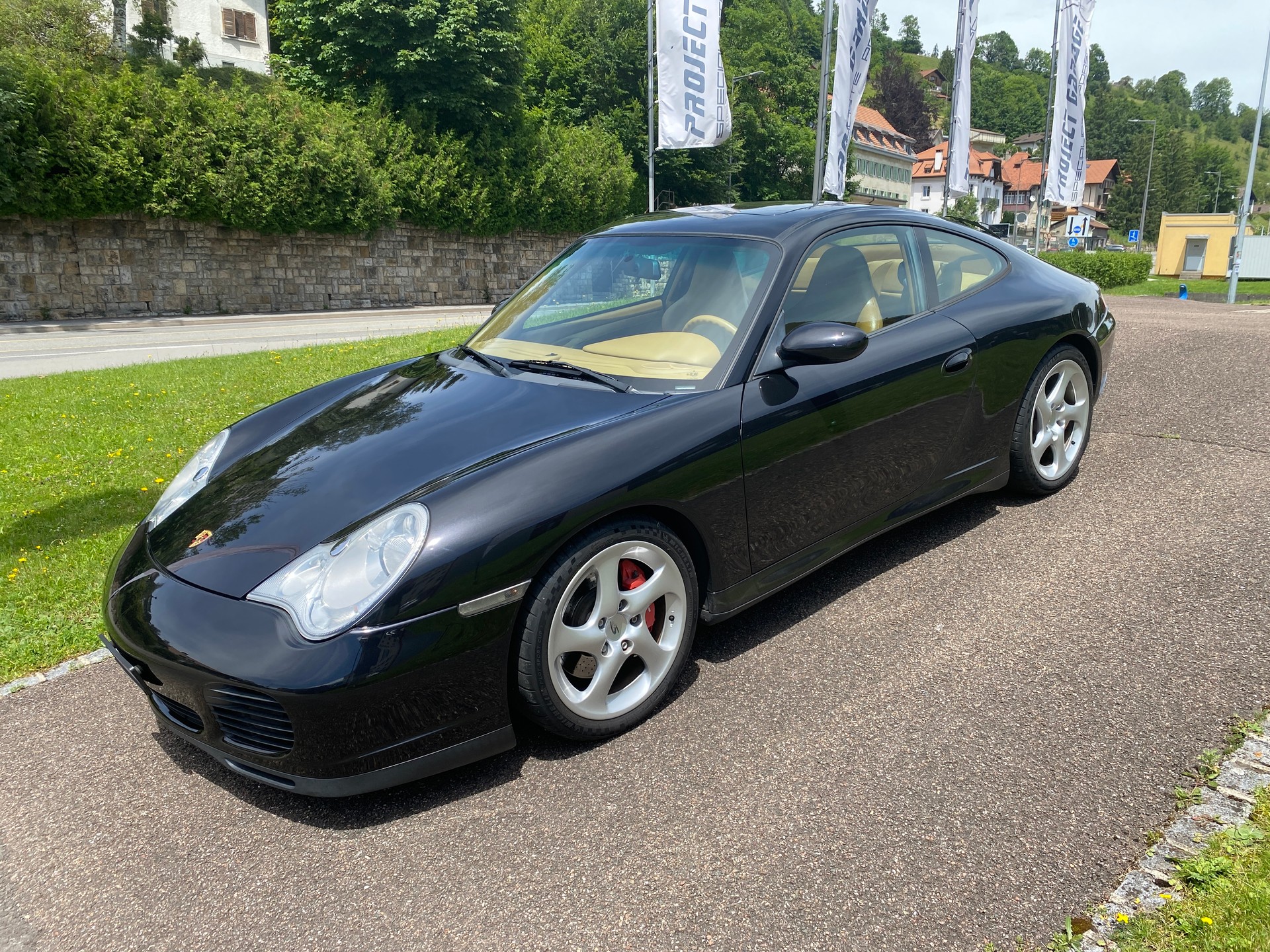 PORSCHE 911 Carrera 4 S-image-0