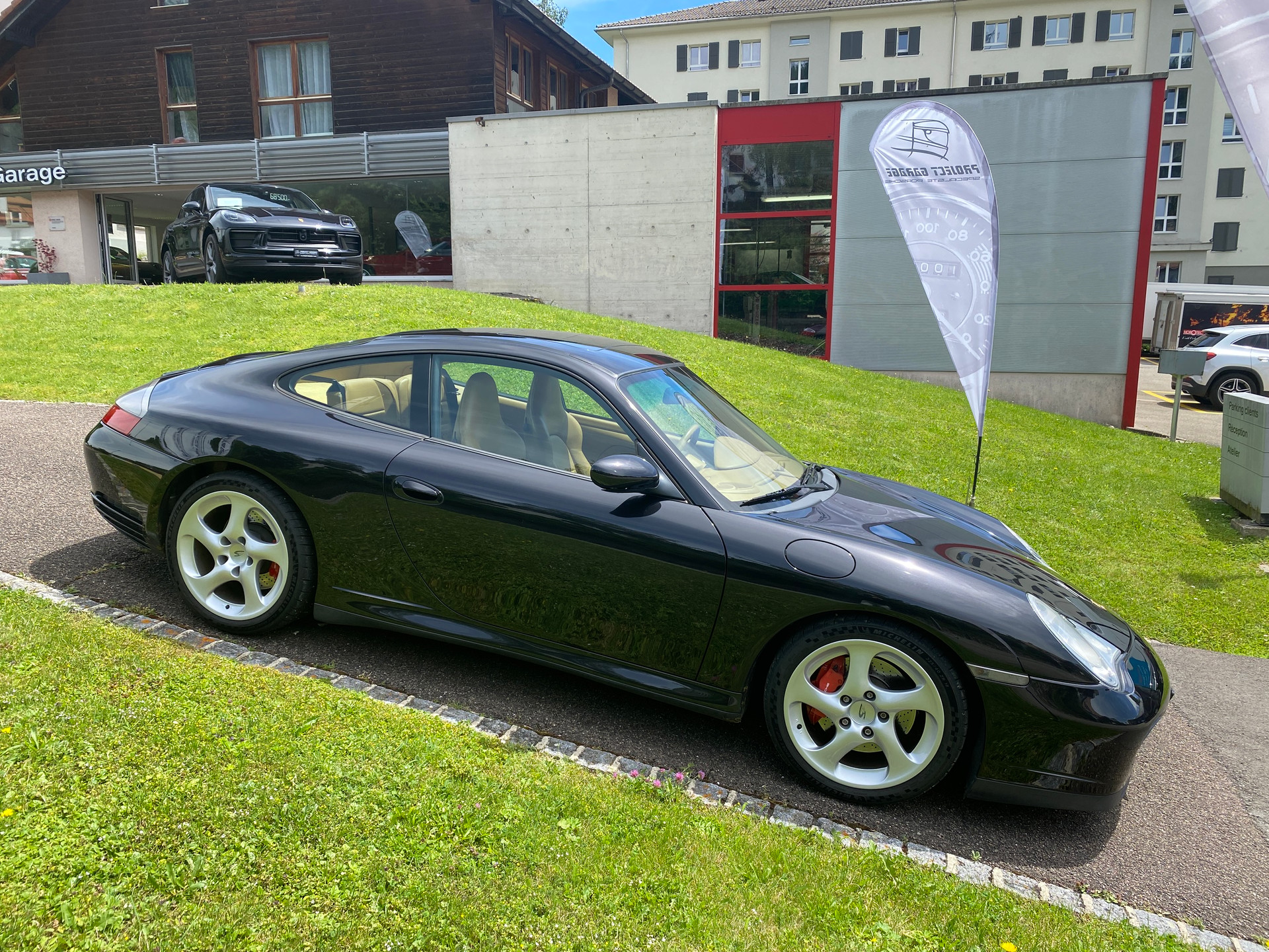 PORSCHE 911 Carrera 4 S-image-4