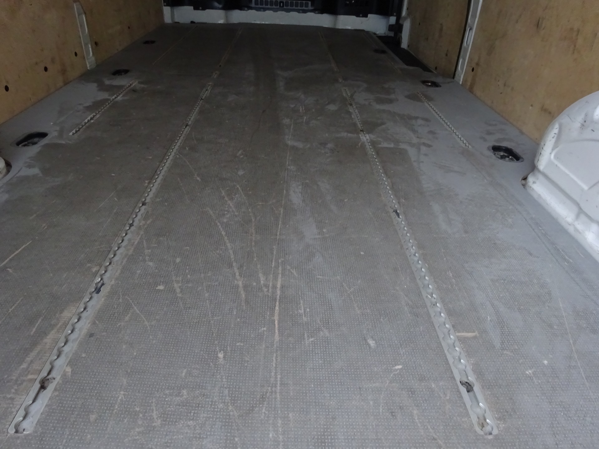 VW Crafter 35 2.0 TDI L4-image-6