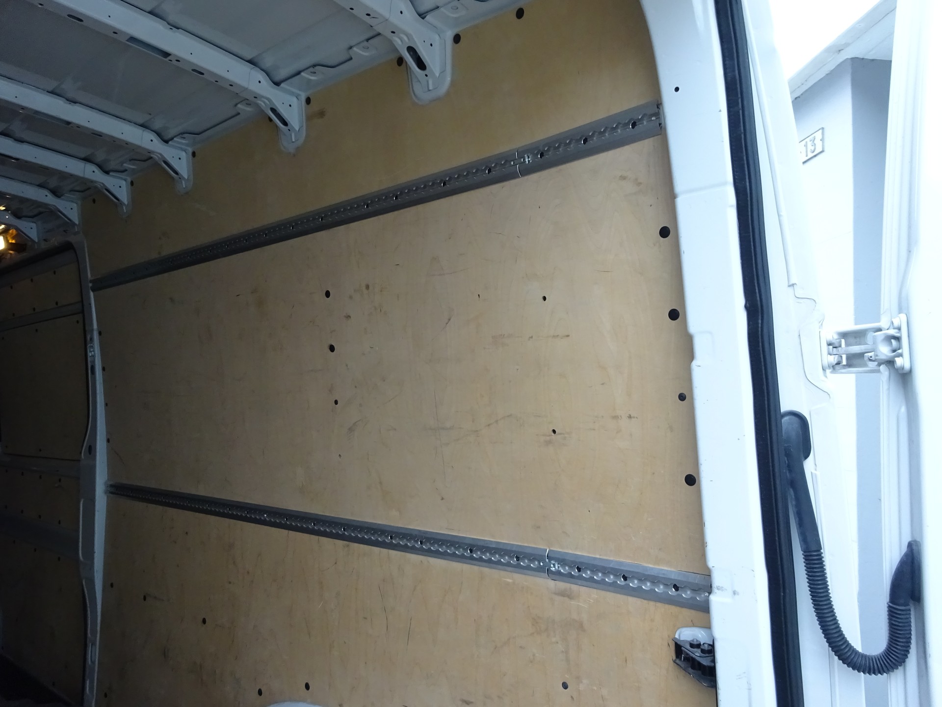 VW Crafter 35 2.0 TDI L4-image-7