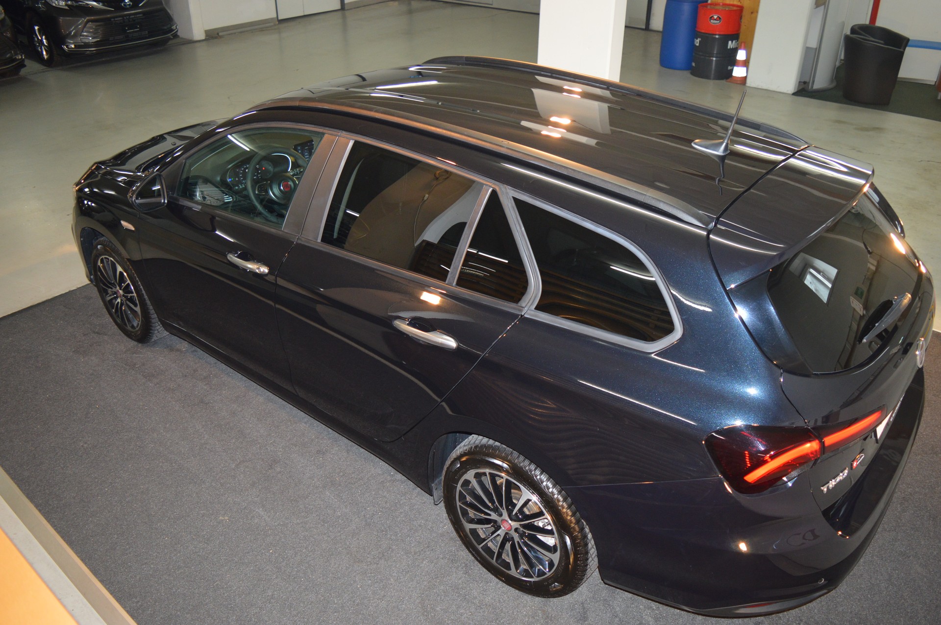 FIAT Tipo 1.5 Hybrid Station Wagon Swiss Edition-image-12
