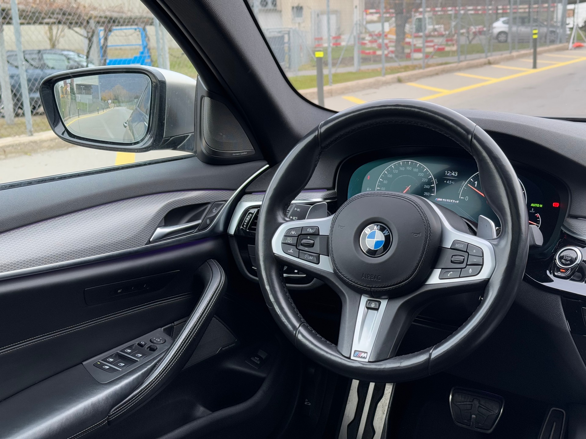 BMW M550d xDrive Steptronic-image-12