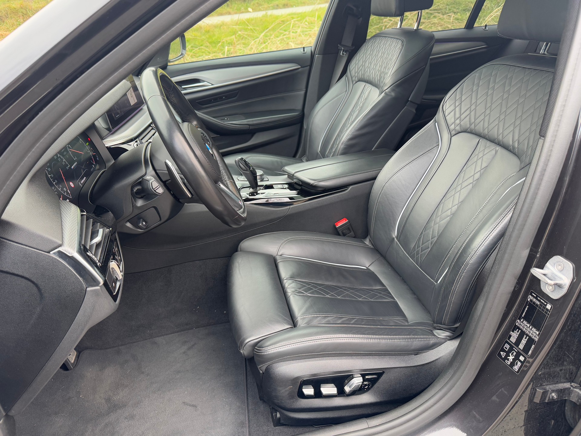 BMW M550d xDrive Steptronic-image-8