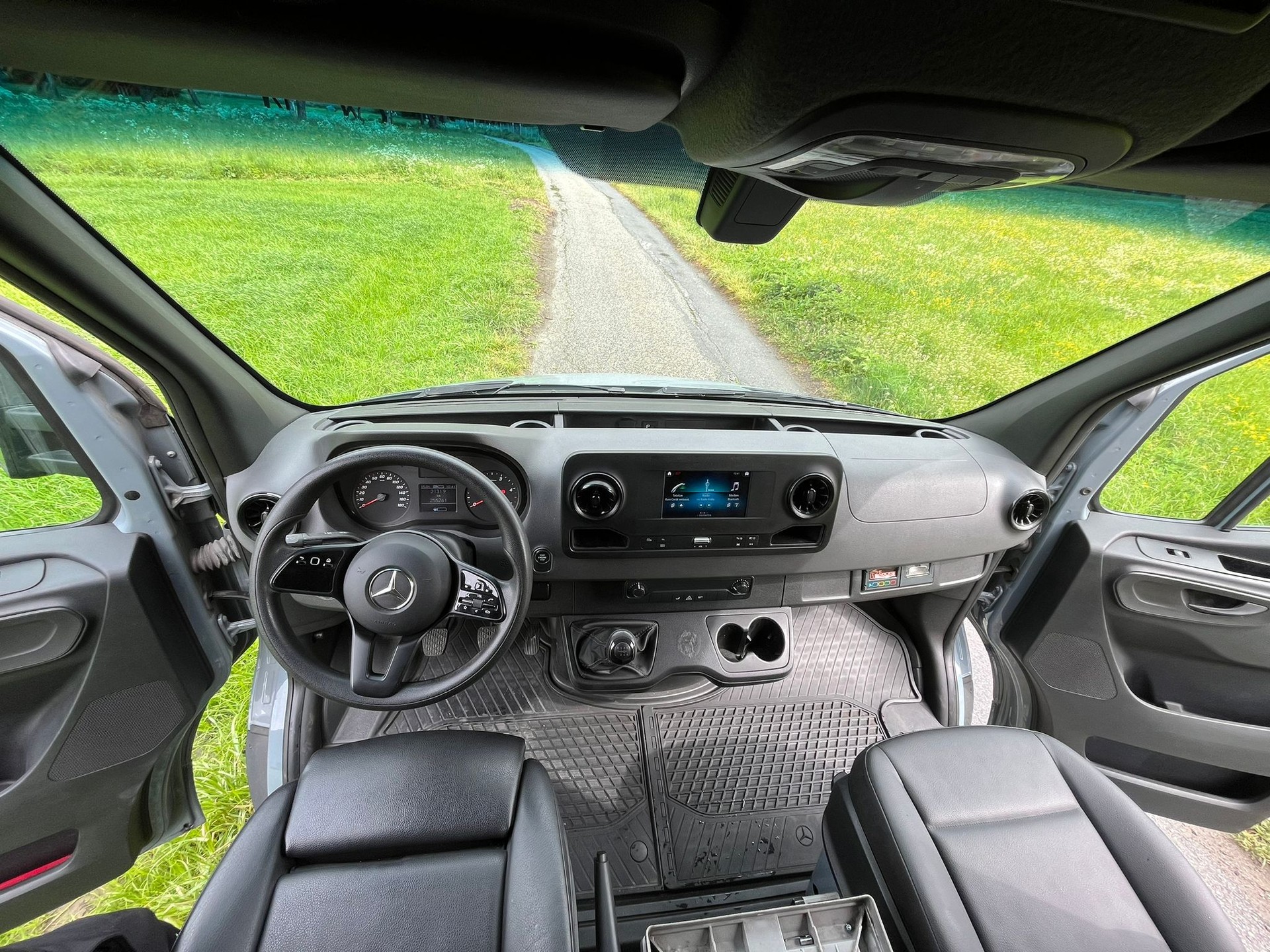 MERCEDES-BENZ Sprinter 314 CDI Standard FWD-image-15