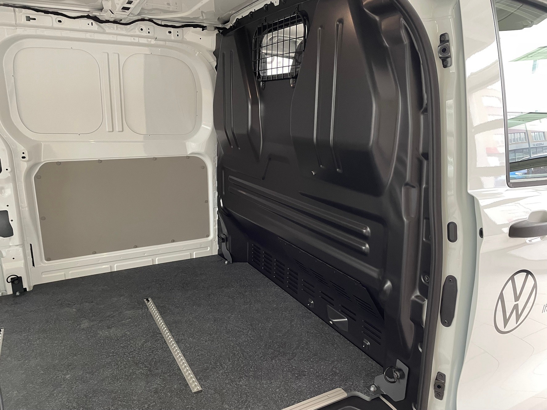 VW Transporter 2.0 TDI Automat-image-6