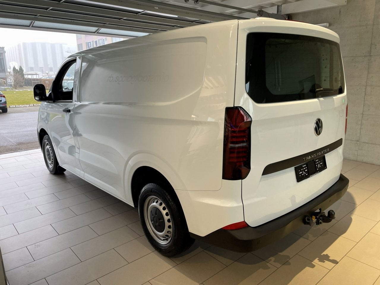 VW Transporter 2.0 TDI Automat-showroom-element-3