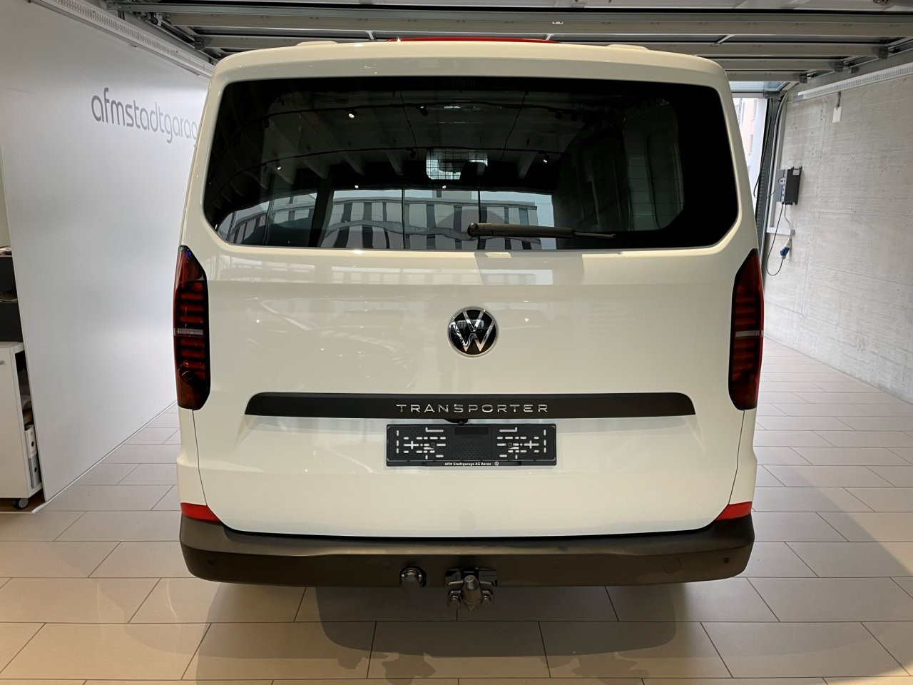 VW Transporter 2.0 TDI Automat-showroom-element-2