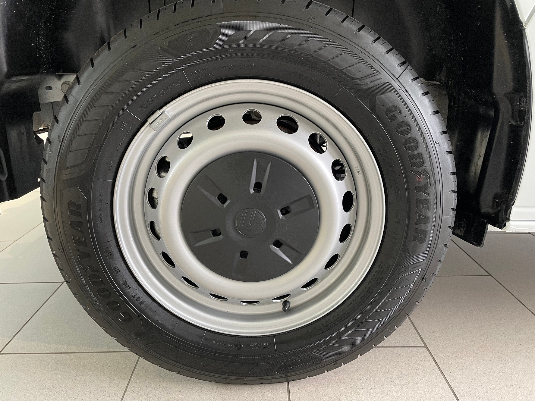 VW Transporter 2.0 TDI Automat-image-16