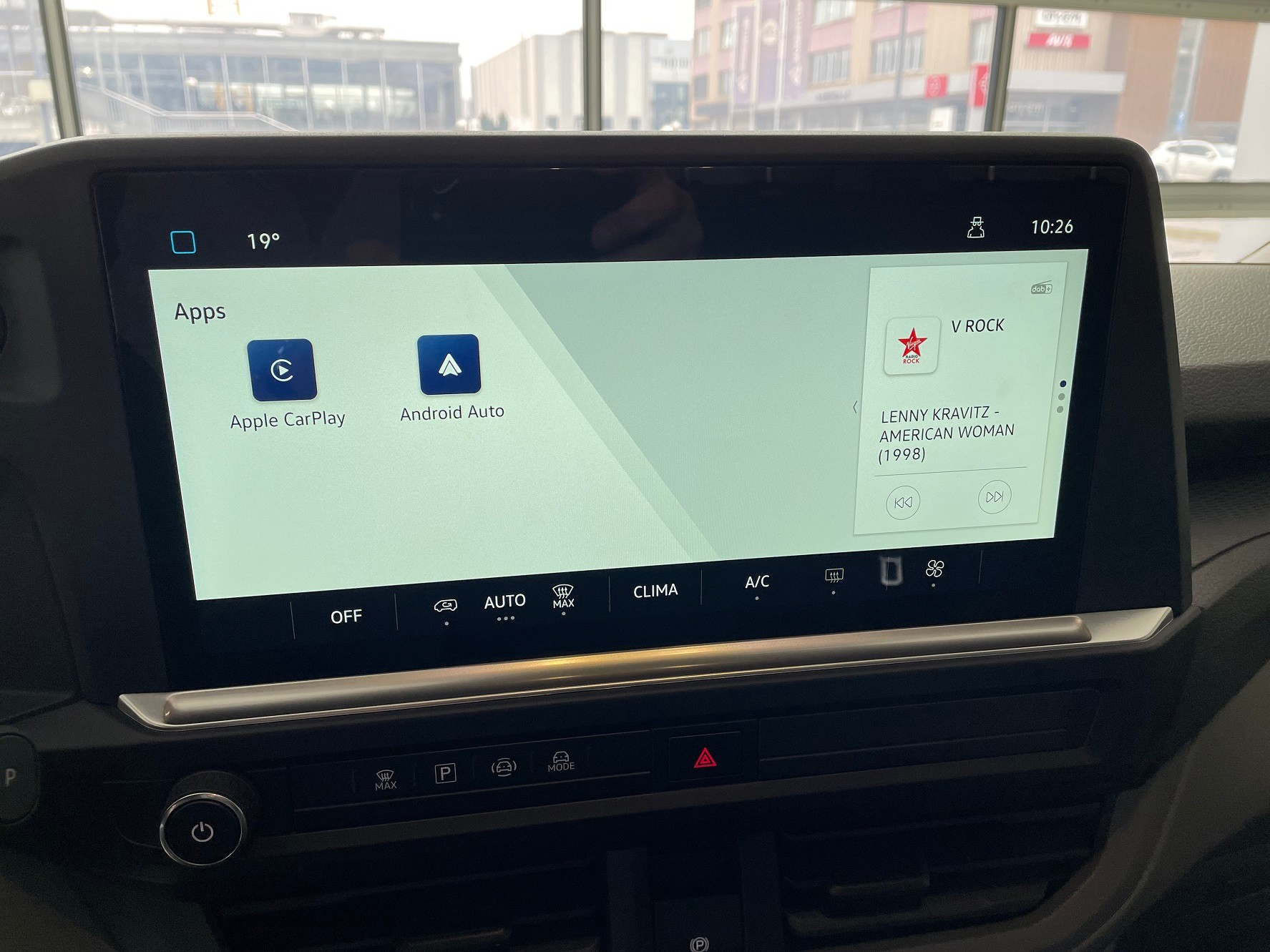 VW Transporter 2.0 TDI Automat-image-14
