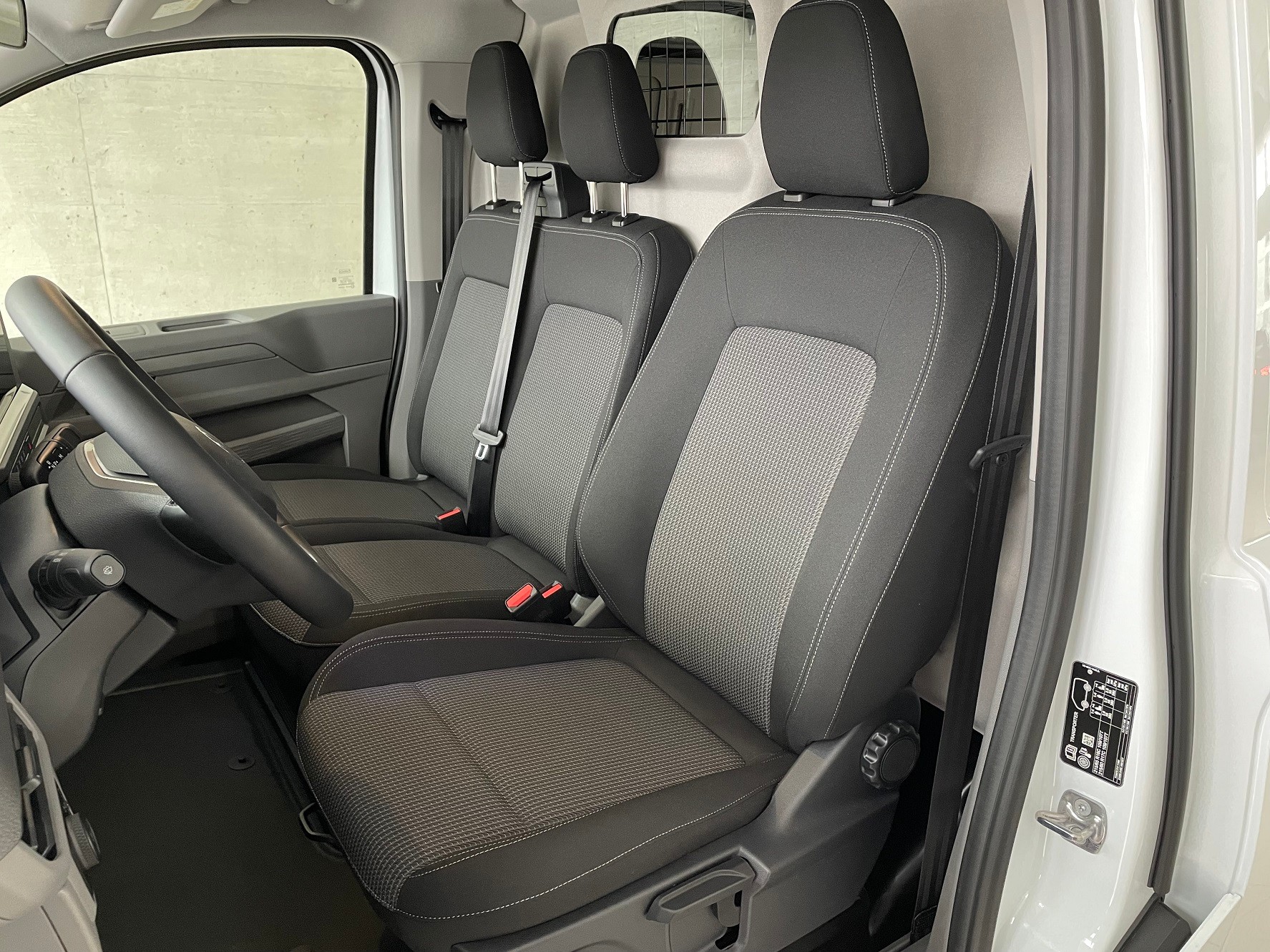 VW Transporter 2.0 TDI Automat-image-11