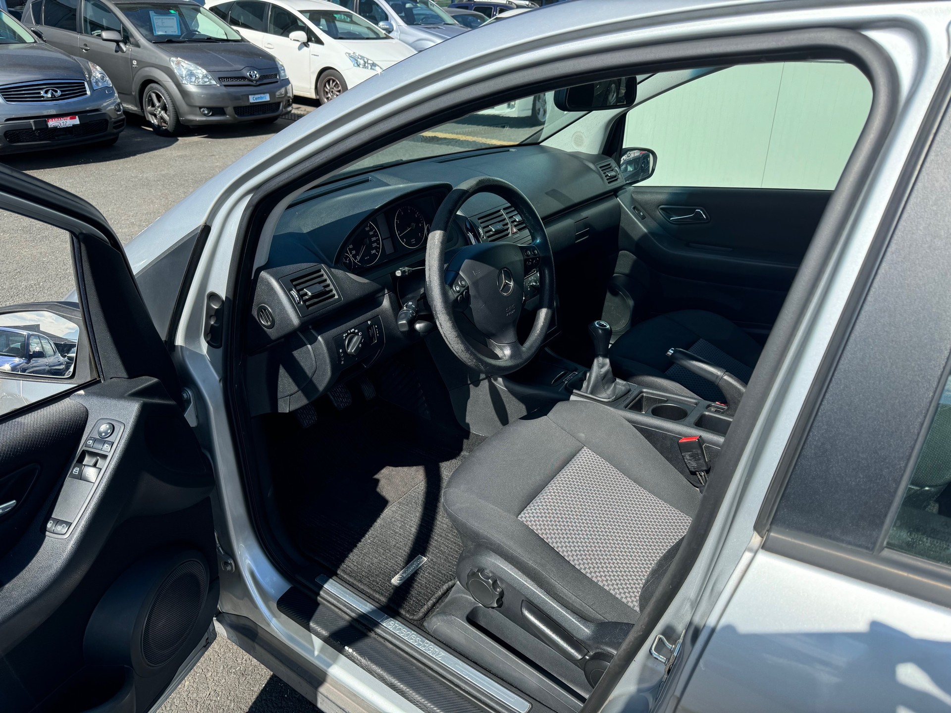MERCEDES-BENZ A 170 Classic Edition-image-7