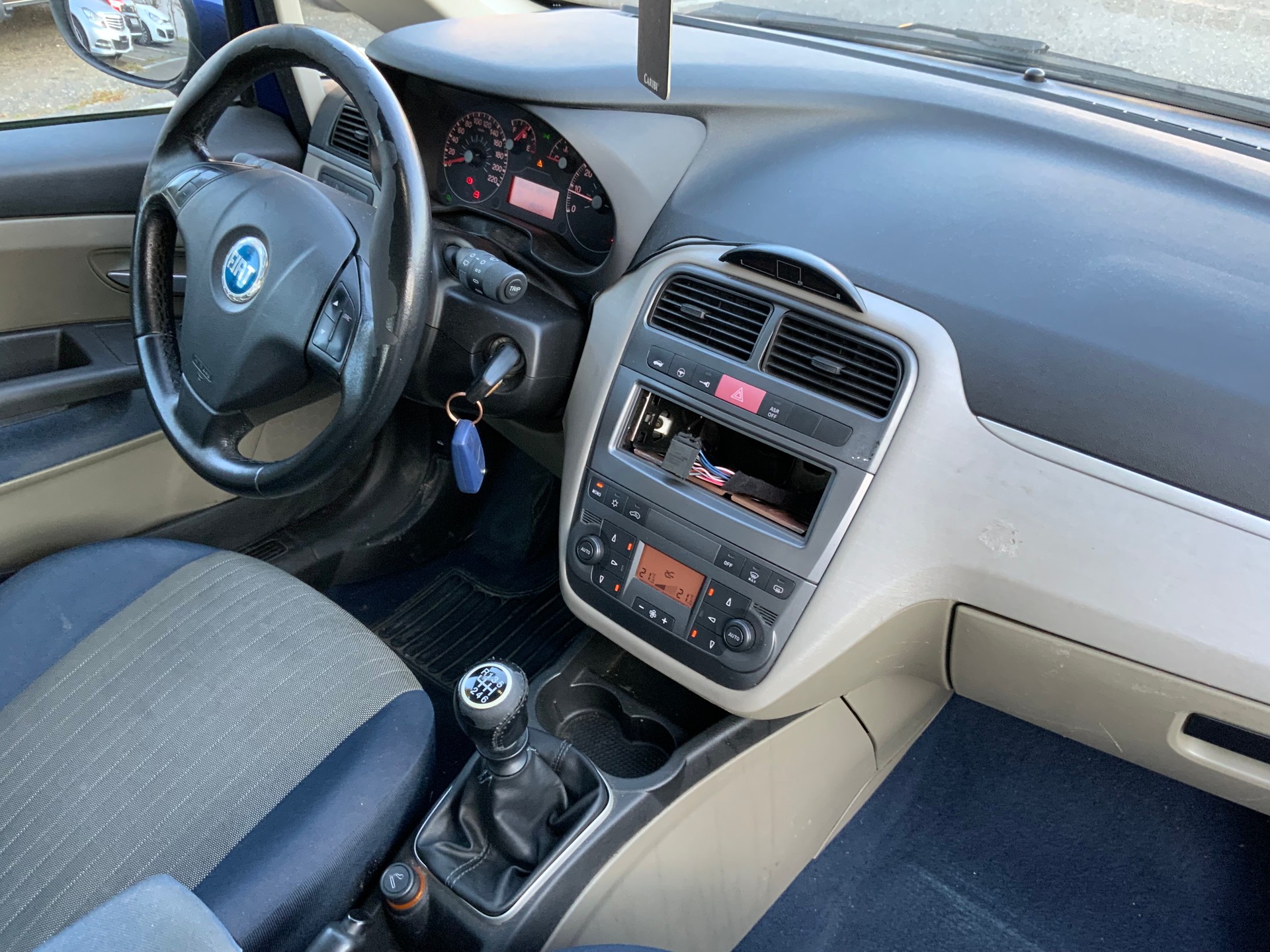 FIAT Punto 1.9 JTD Emotion-image-8