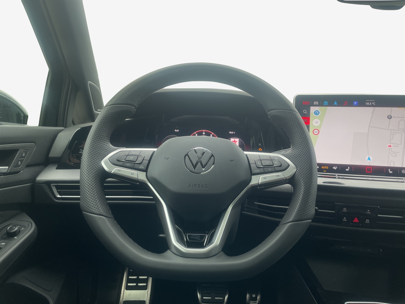 VW Golf 1.5 e TSI mHEV R-Line DSG-image-9