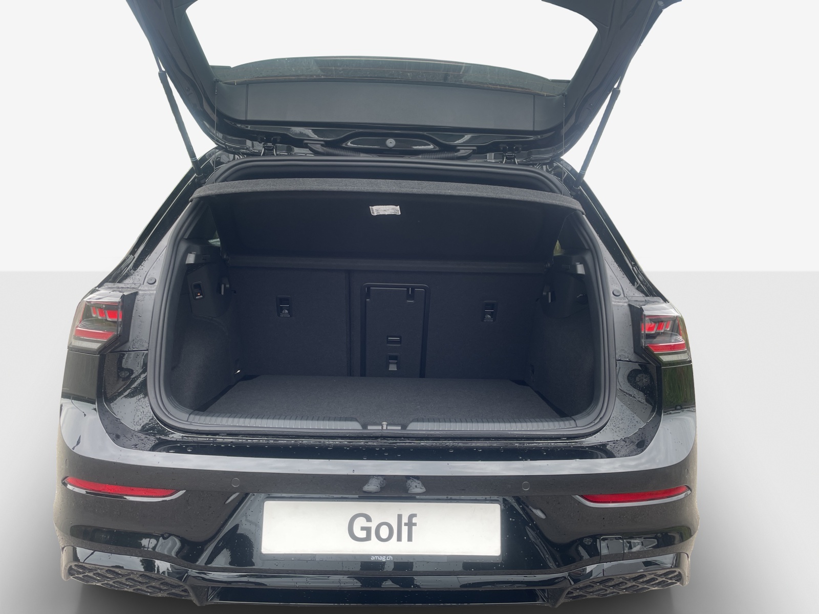 VW Golf 1.5 e TSI mHEV R-Line DSG-image-12