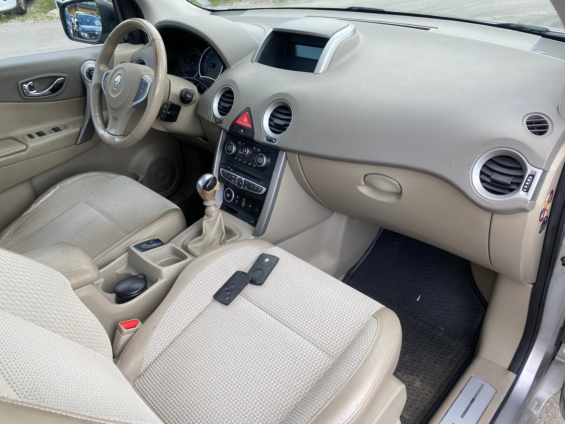 RENAULT Koleos 2.5 Dynamique 4x4-image-9