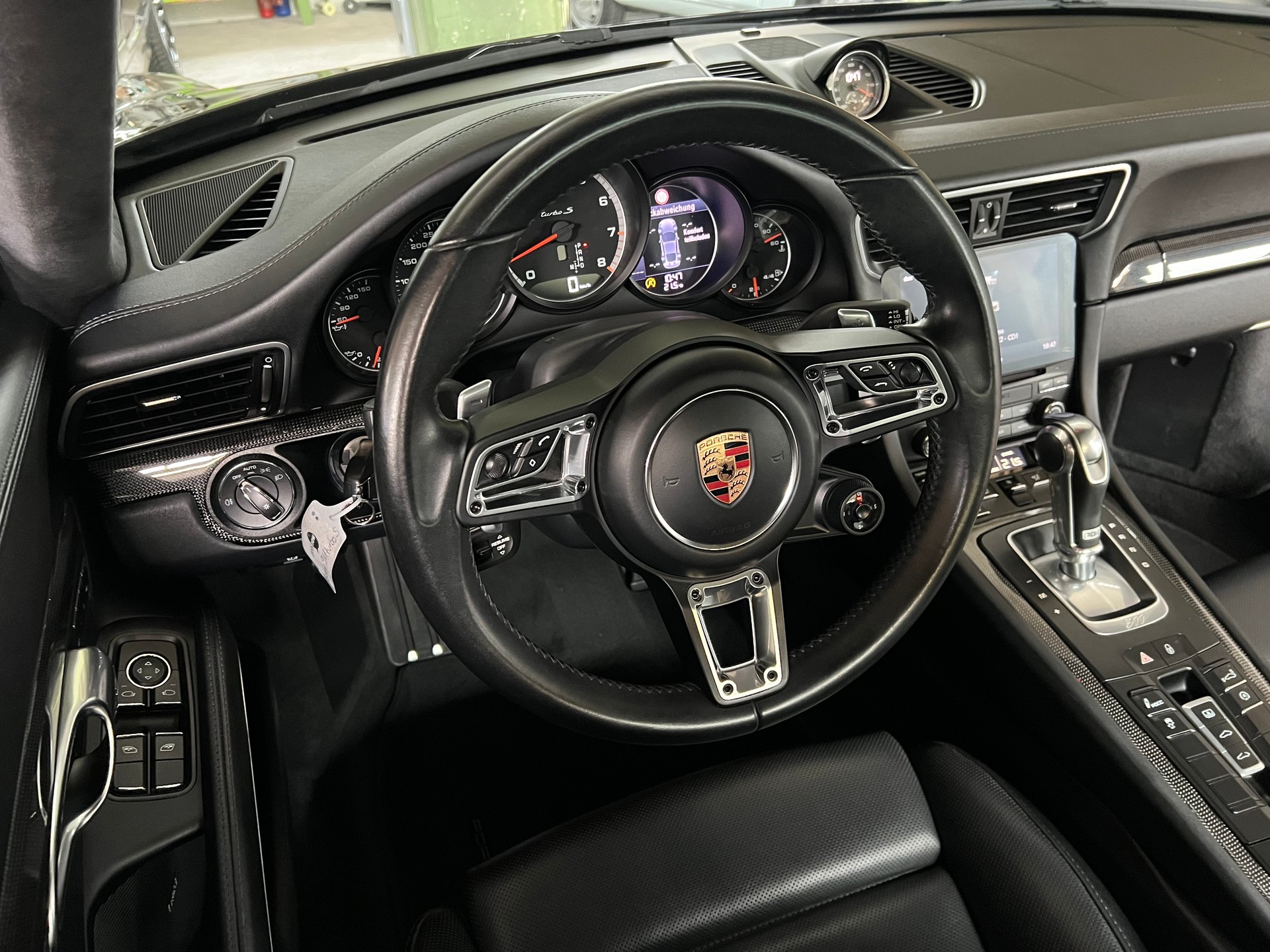 PORSCHE 911 Turbo S PDK / original Aerokit Turbo-showroom-element-2