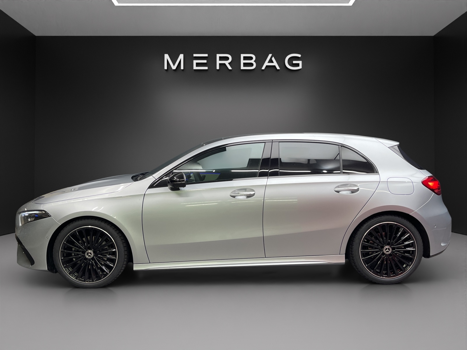 MERCEDES-BENZ A 200 Night Star 7G-DCT-image-2