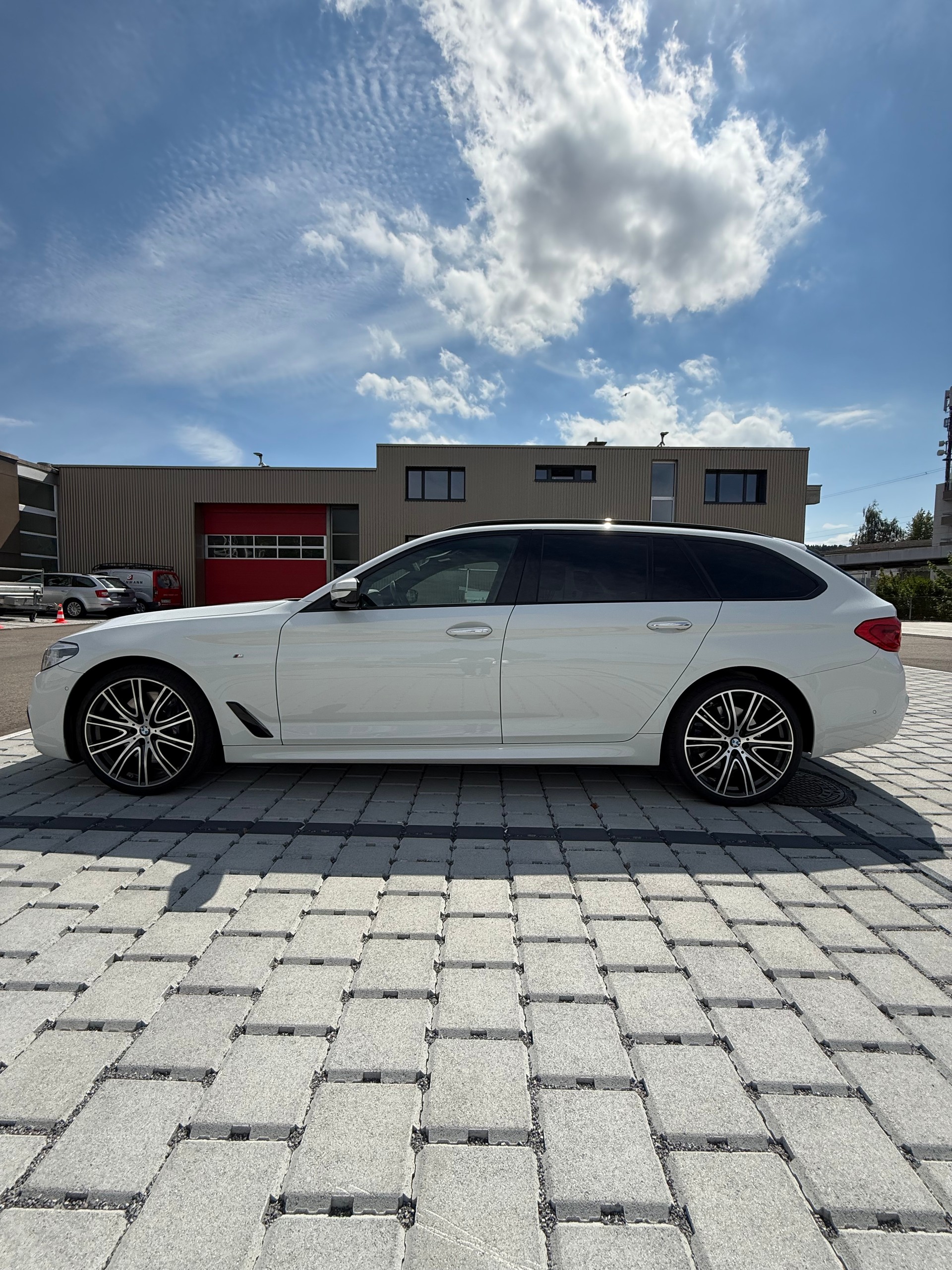 BMW 540d xDrive Touring Sport Line Steptronic-image-1