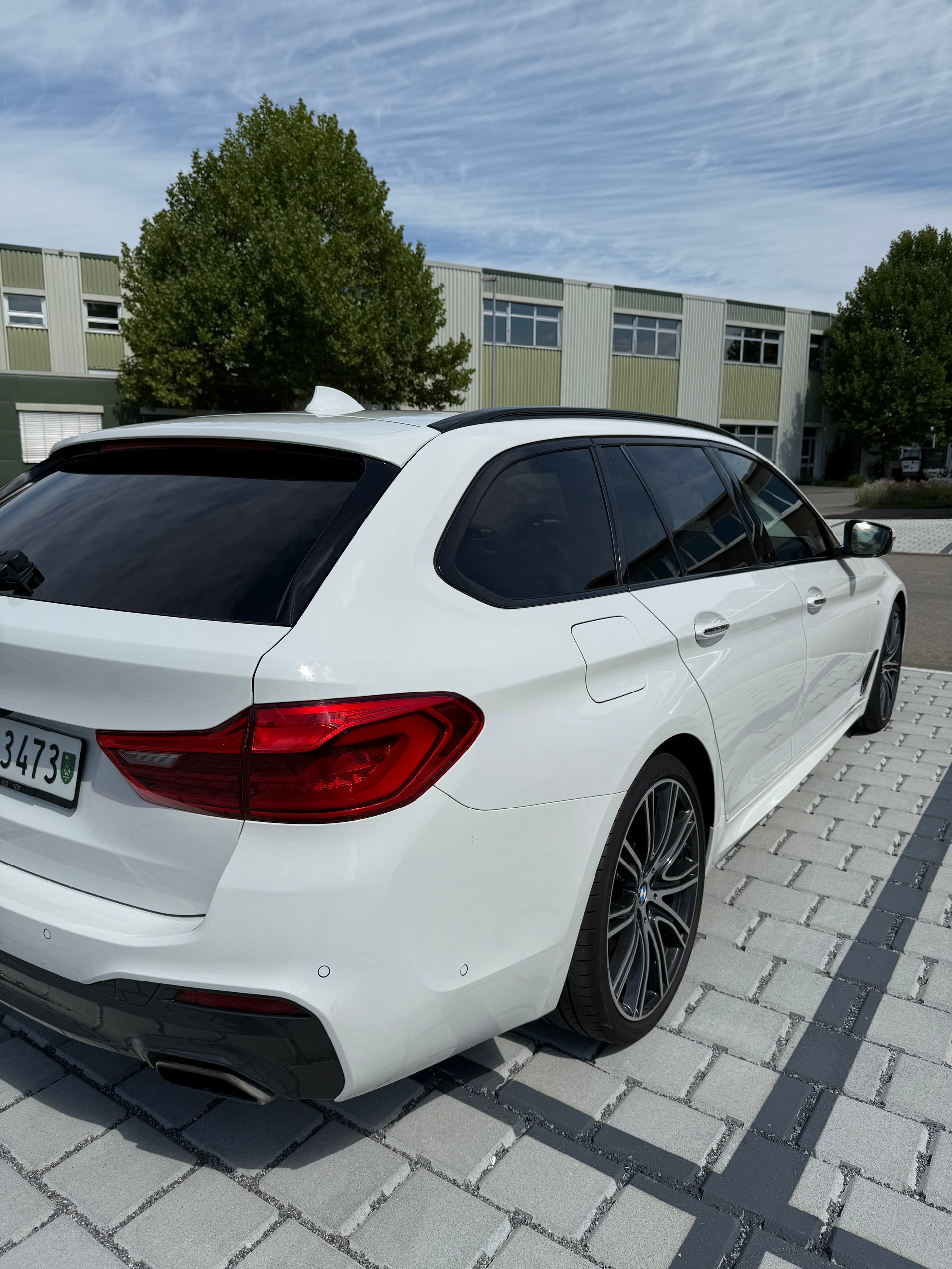 BMW 540d xDrive Touring Sport Line Steptronic-image-2
