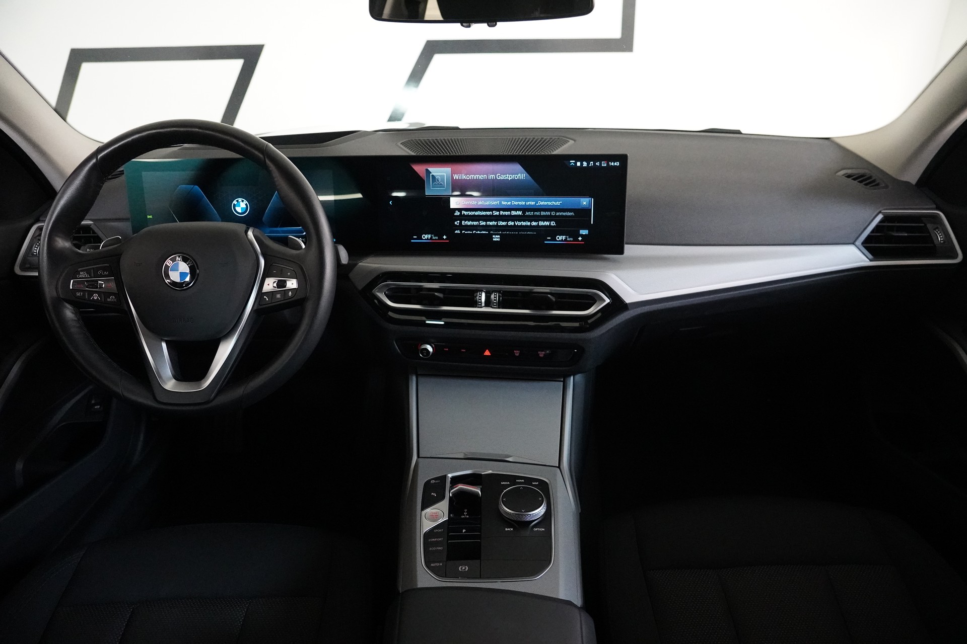 BMW 320d xDrive 48V Touring Steptronic-image-17