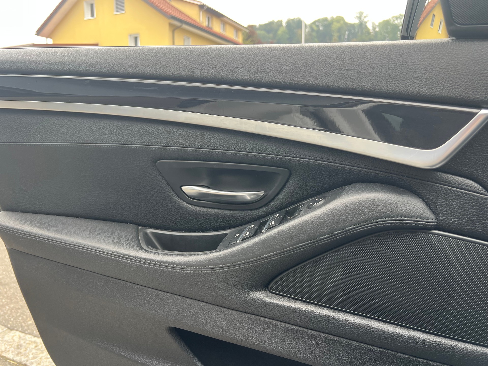 BMW 525d xDrive Luxury Line Steptronic-image-9