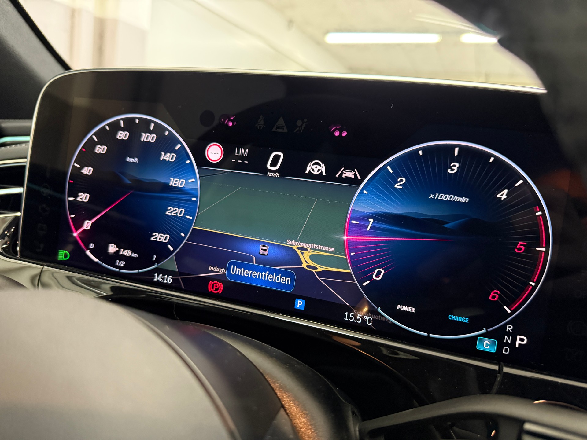 MERCEDES-BENZ E 220 d 4MATIC T-Modell-image-13