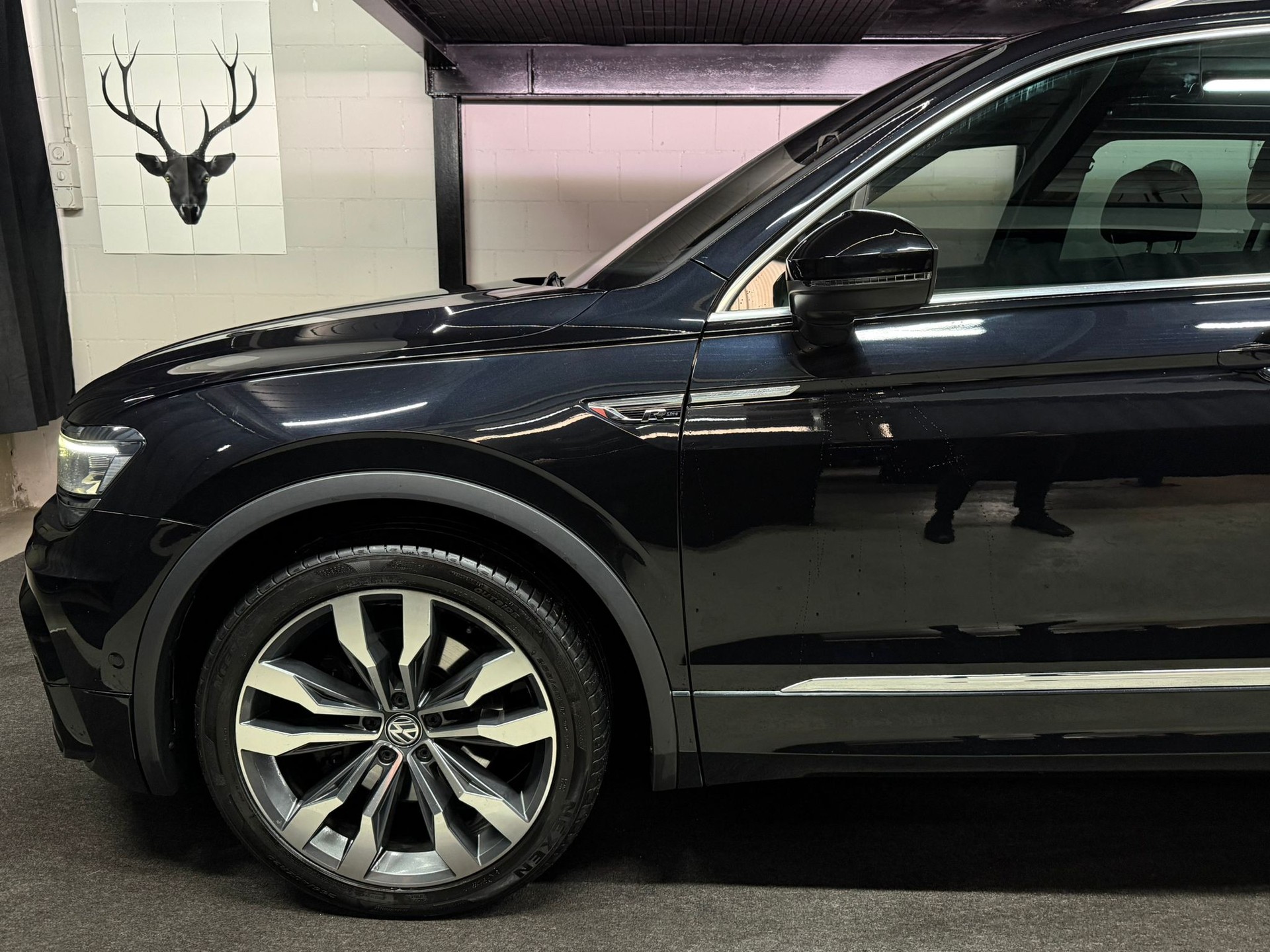 VW Tiguan 2.0 TDI R-Line Highline 4Motion DSG/ 240 PS / Anhängerkupplung-image-2