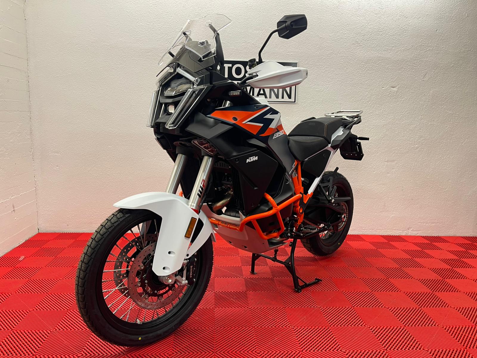 KTM 1390 Super Adventure R 2026-showroom-element-2