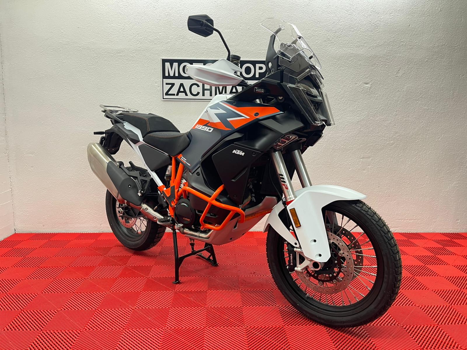 KTM 1390 Super Adventure R 2026-showroom-element-1
