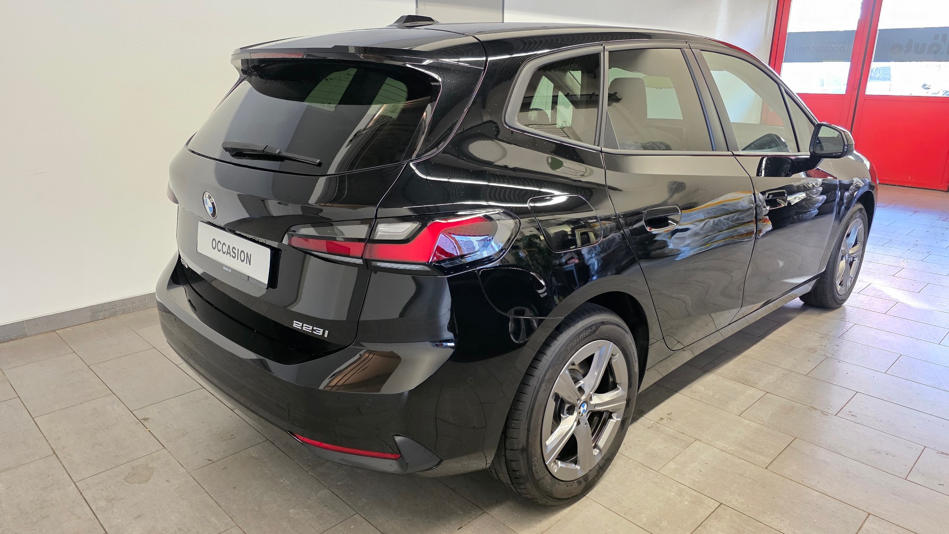 BMW 223i Active Tourer xDrive DKG-showroom-element-3