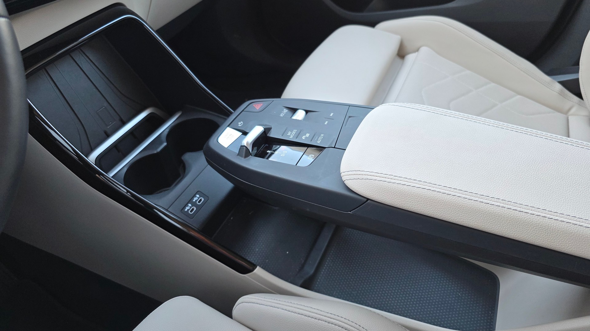 BMW 223i Active Tourer xDrive DKG-image-26