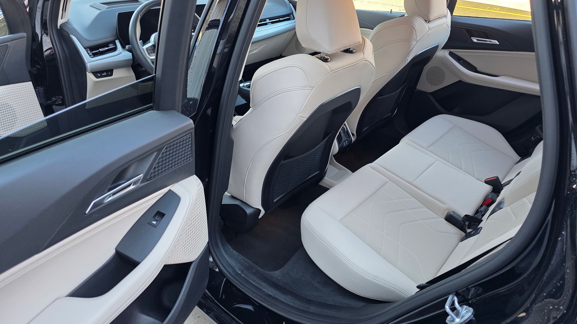 BMW 223i Active Tourer xDrive DKG-image-9