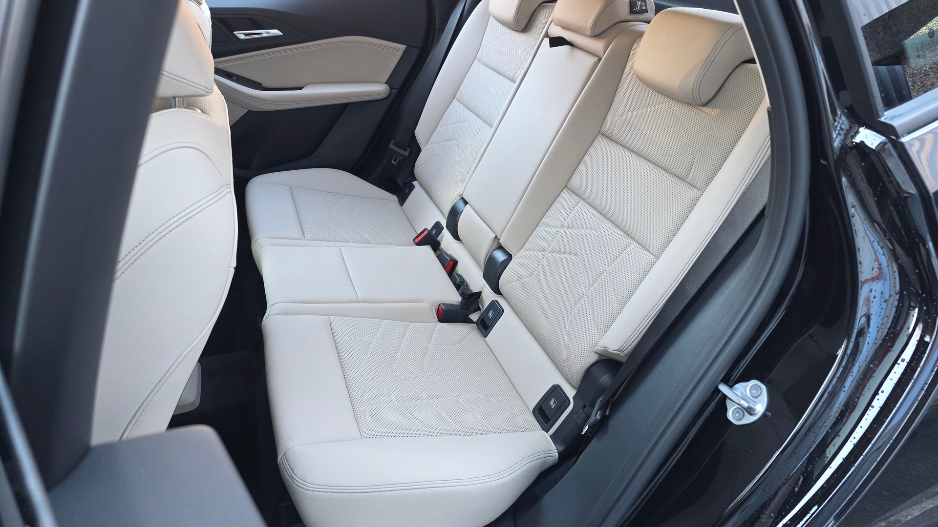 BMW 223i Active Tourer xDrive DKG-image-8