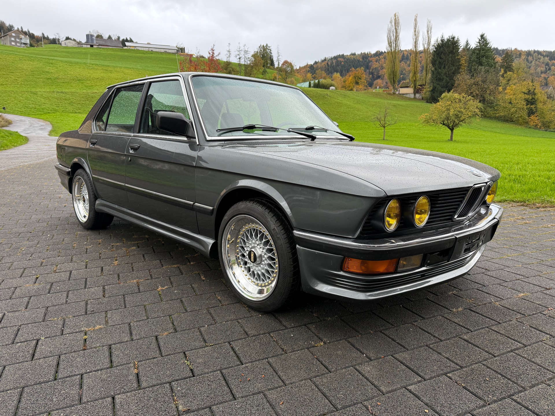BMW E28 535i-image-1