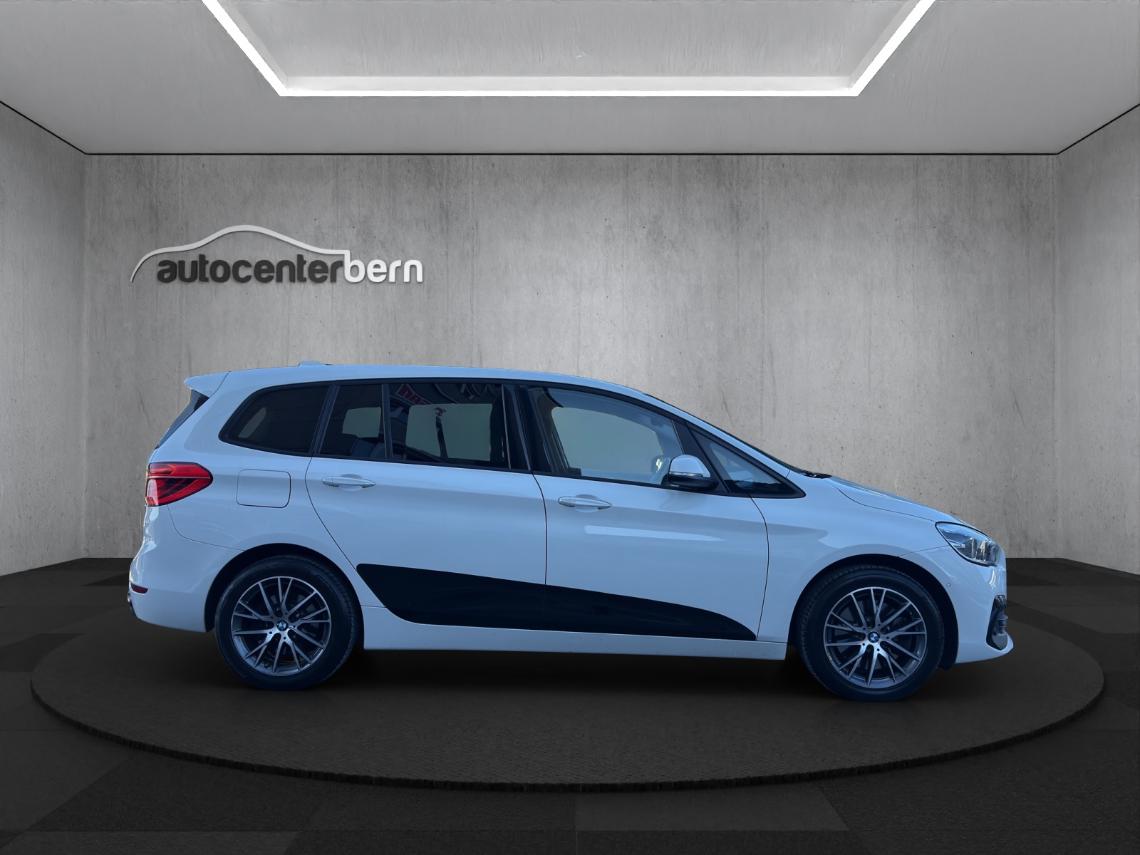 BMW 220d xDrive Gran Tourer Steptronic Sport Line-image-7