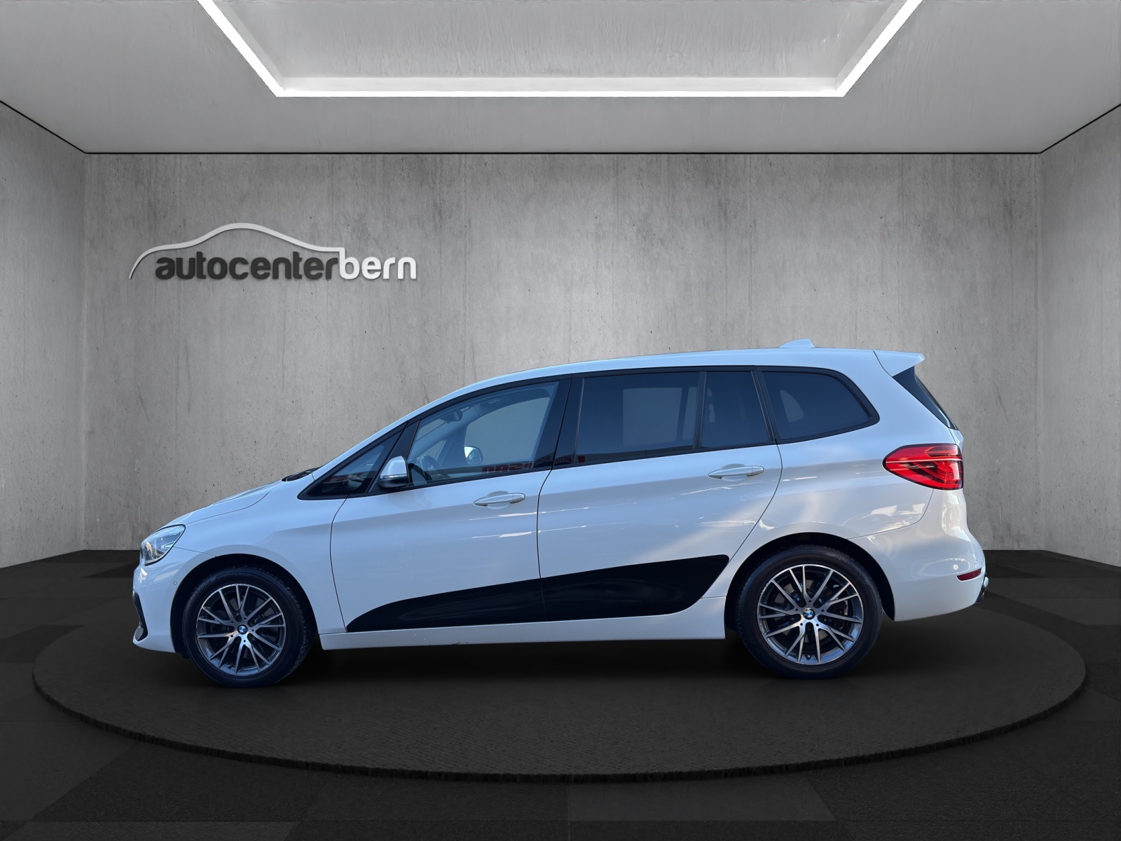 BMW 220d xDrive Gran Tourer Steptronic Sport Line-image-3