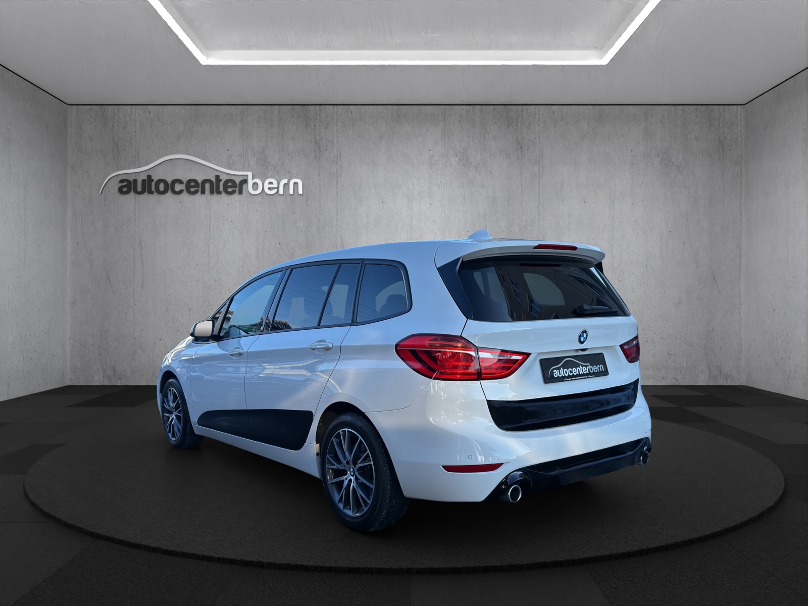 BMW 220d xDrive Gran Tourer Steptronic Sport Line-image-4