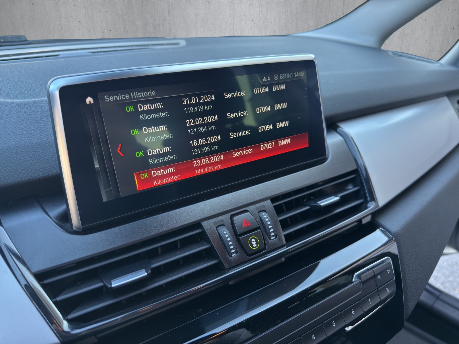 BMW 220d xDrive Gran Tourer Steptronic Sport Line-image-14