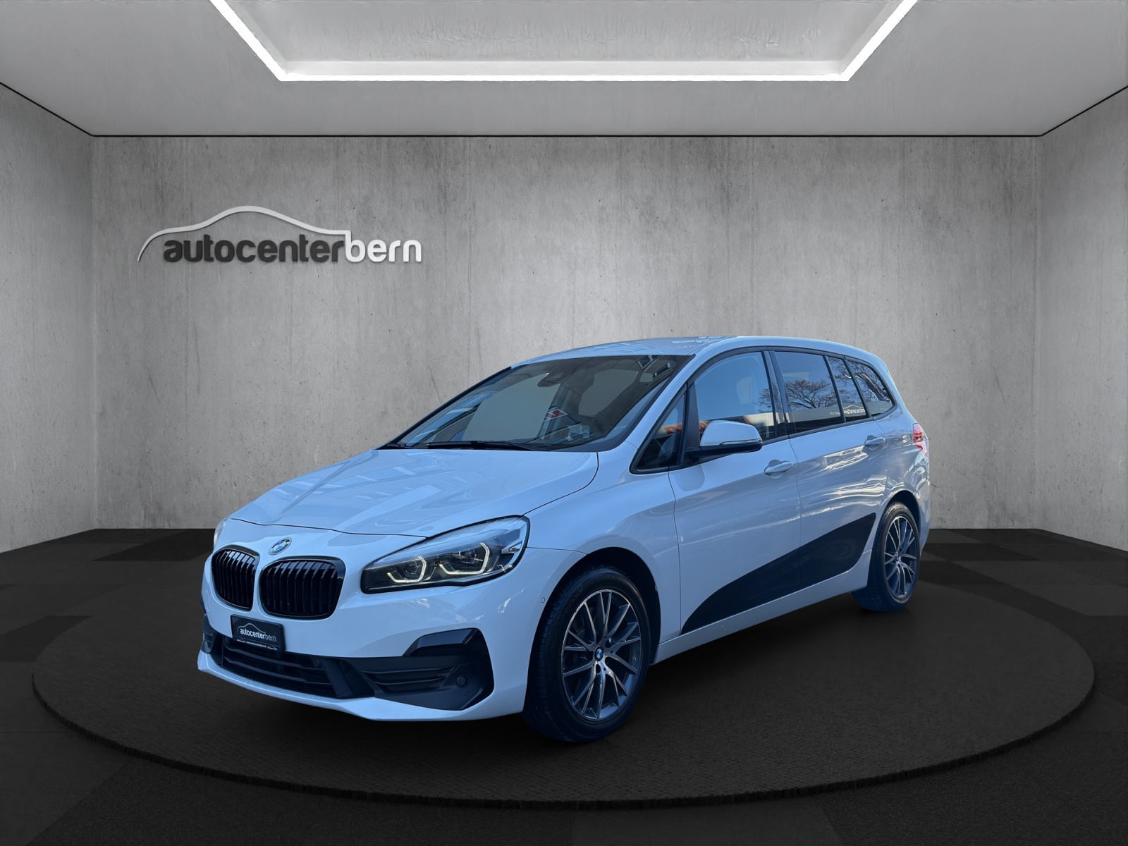 BMW 220d xDrive Gran Tourer Steptronic Sport Line-image-2