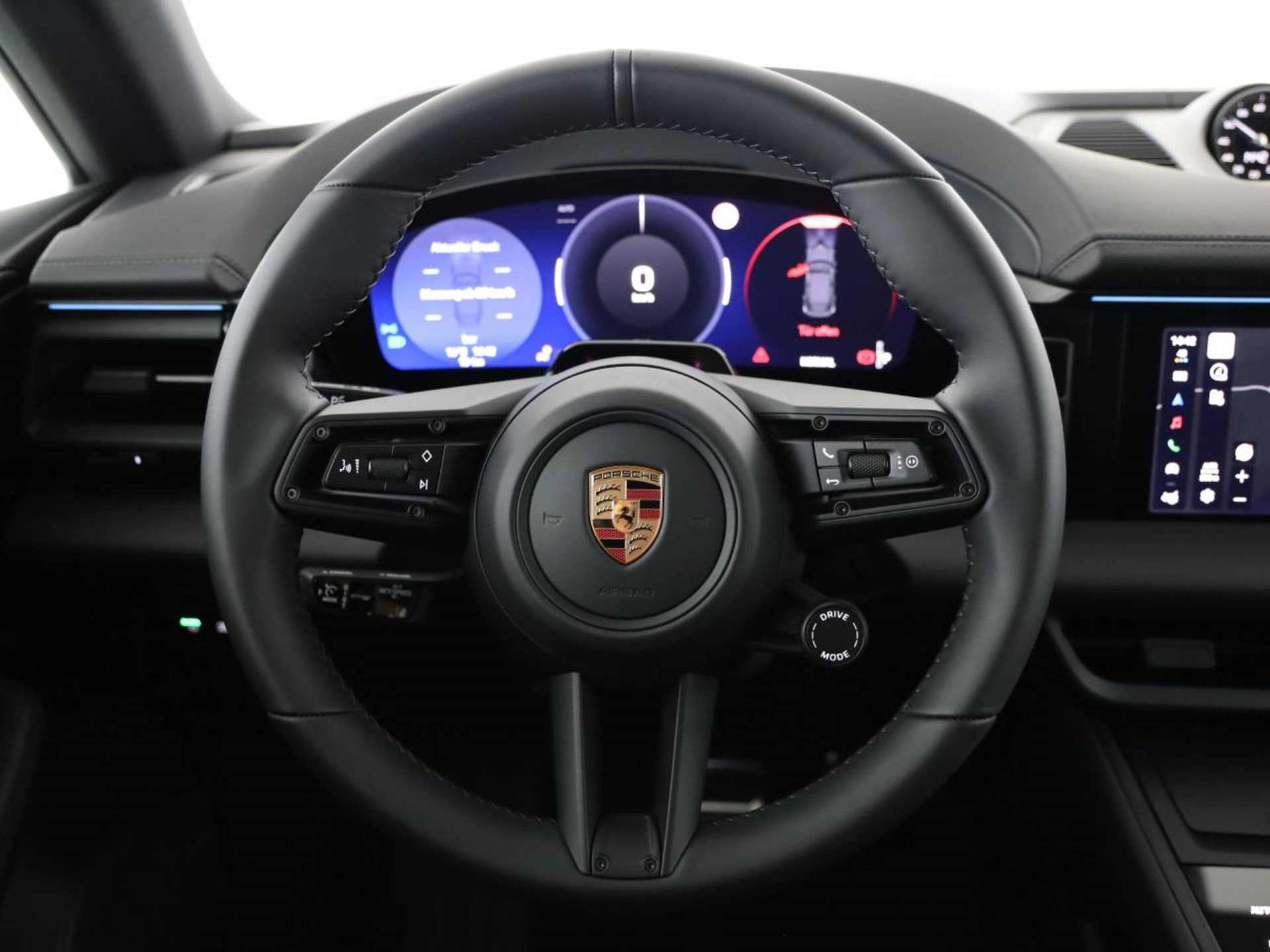 PORSCHE Macan 4S-image-3
