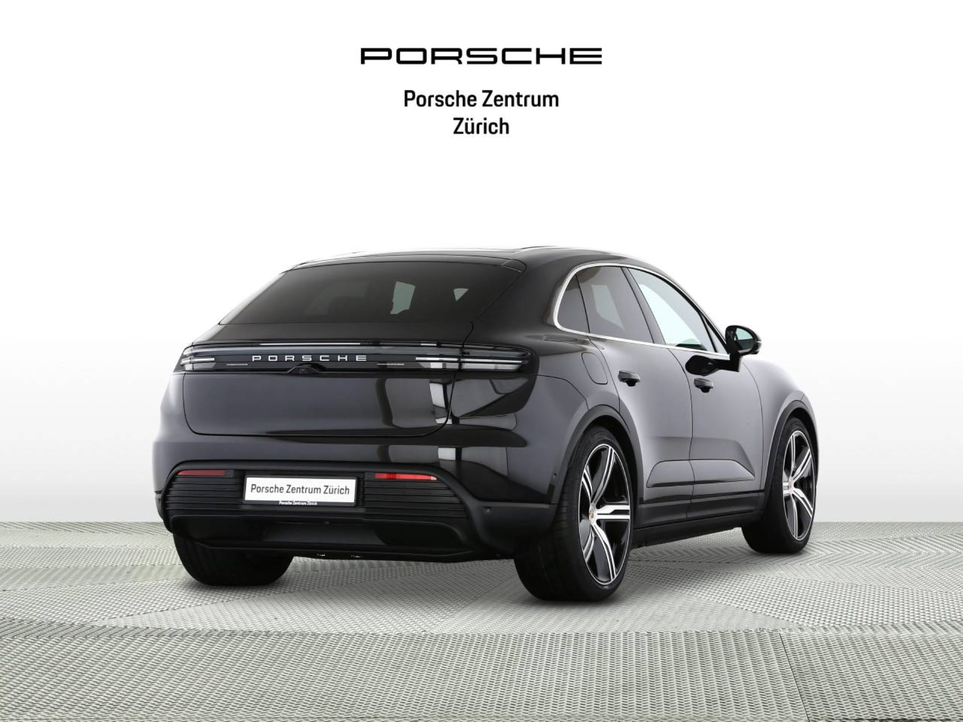 PORSCHE Macan 4S-image-2