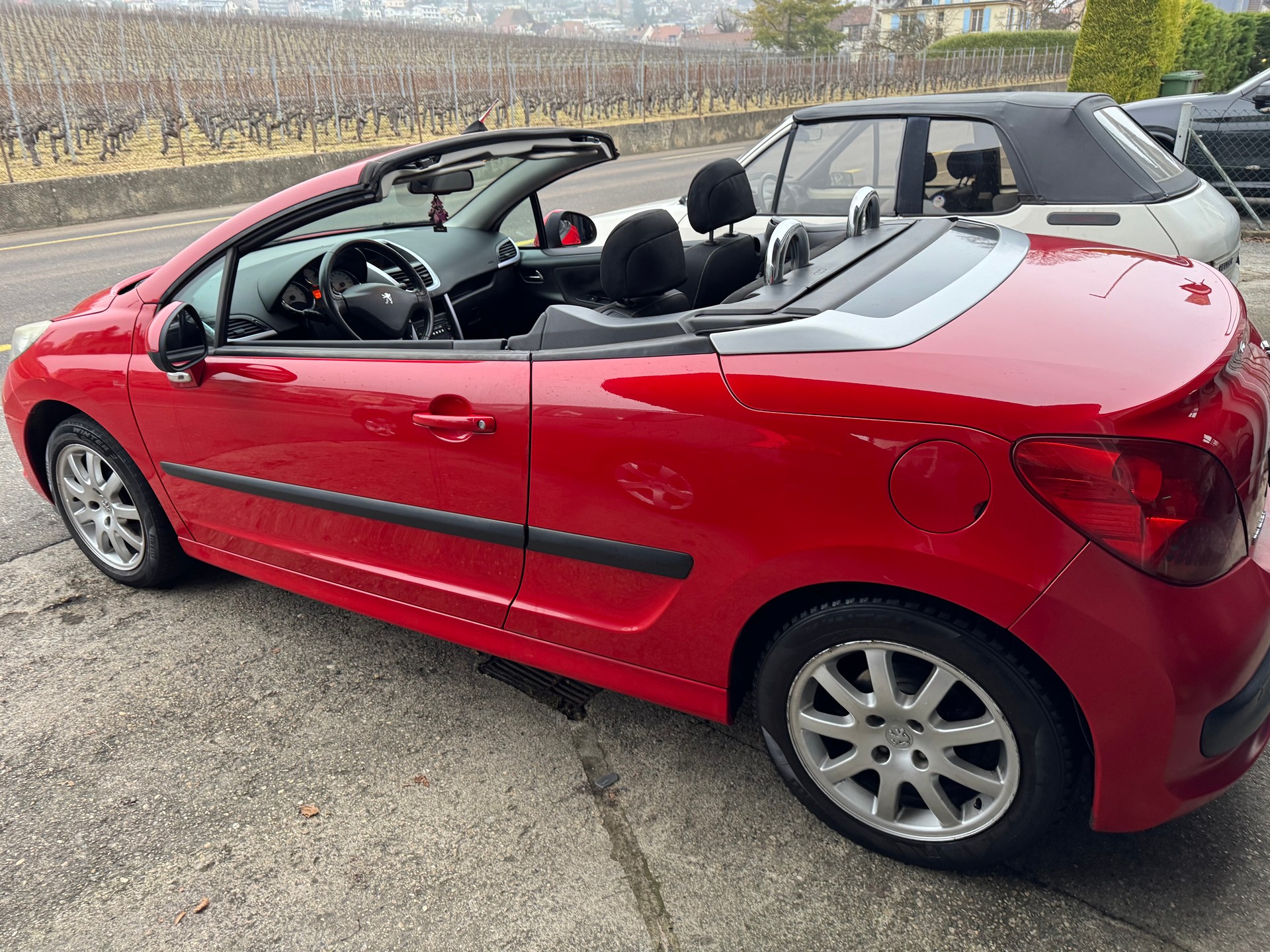 PEUGEOT 207 CC 1.6 16V Platinium Edition-image-14