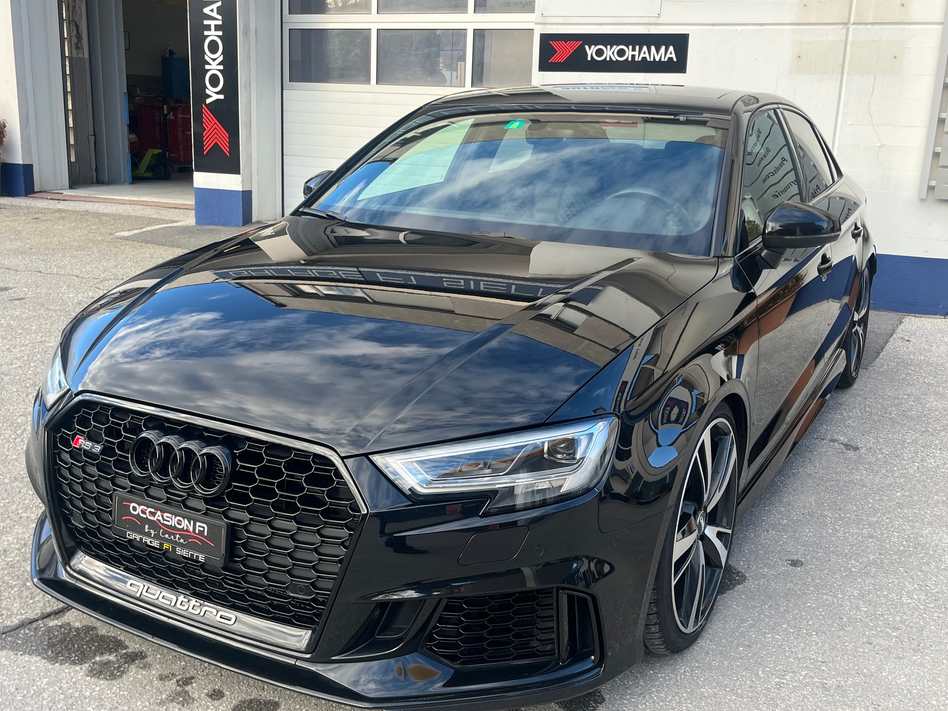 AUDI RS3 Limousine 2.5 TSI quattro S-tronic-image-1