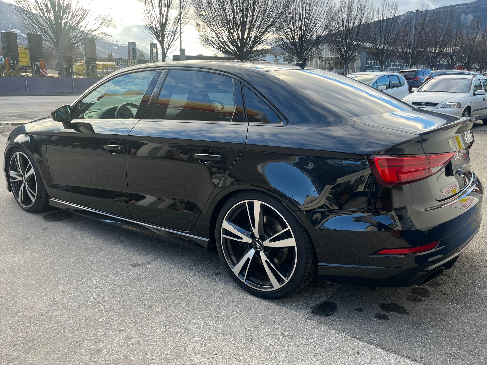 AUDI RS3 Limousine 2.5 TSI quattro S-tronic-image-3
