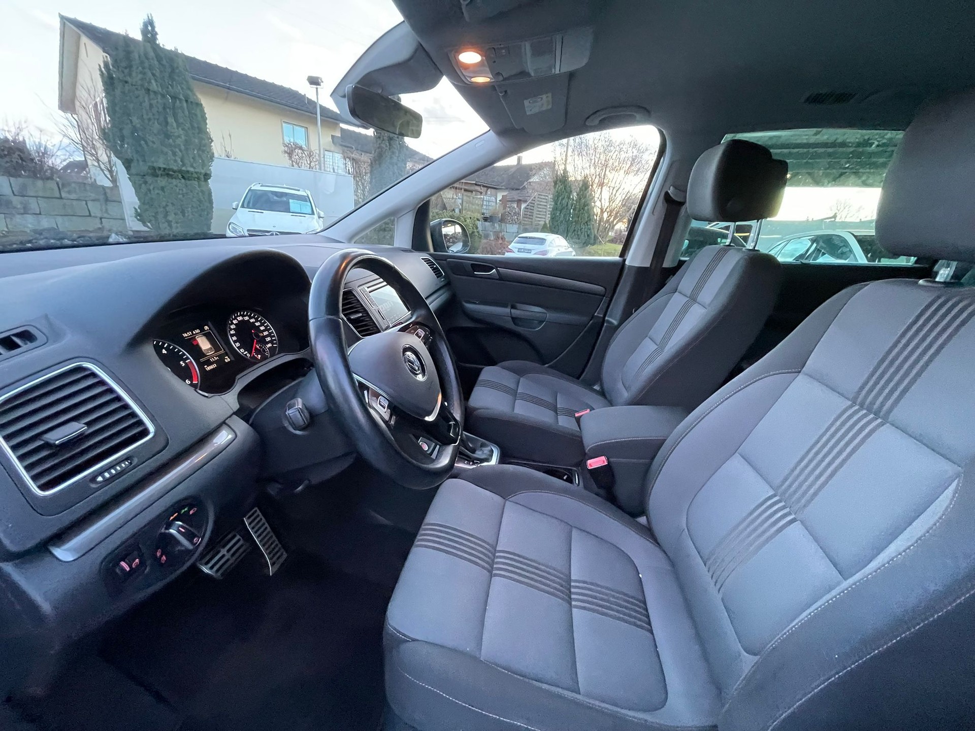 VW Sharan 2.0 TDI BMT Comfortline 4Motion DSG-image-9