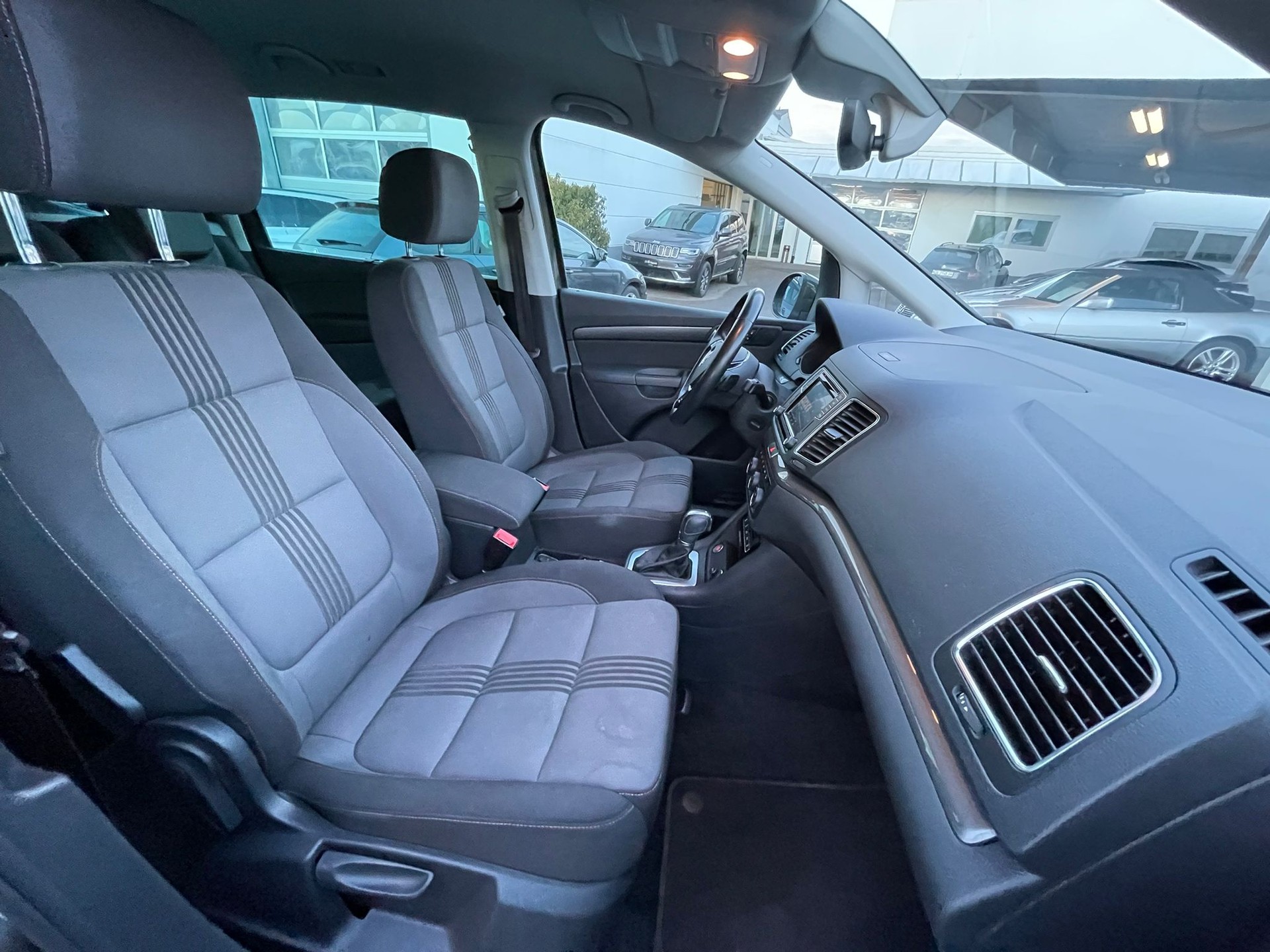 VW Sharan 2.0 TDI BMT Comfortline 4Motion DSG-image-11