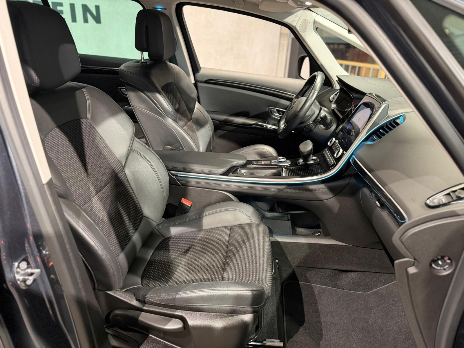 RENAULT Espace 2.0 dCi Techno EDC 6-image-17